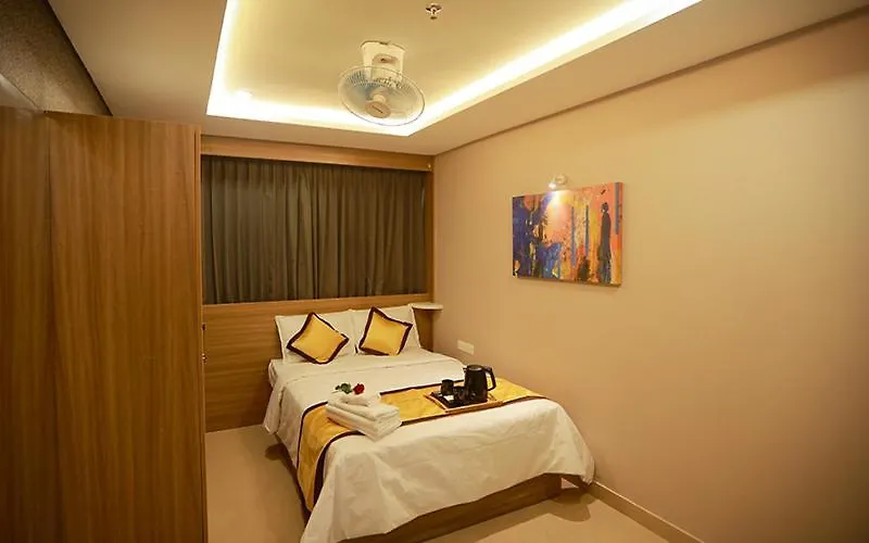 Hotel Emirates Kannangad
