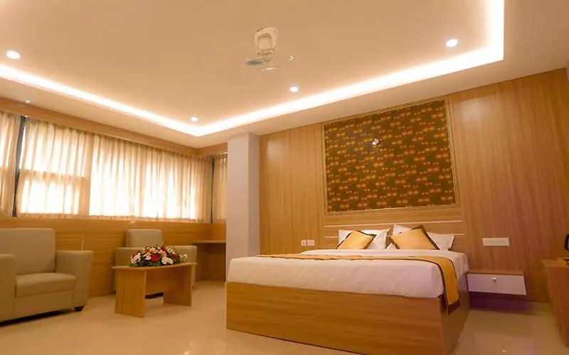 Hotel Emirates Kannangad