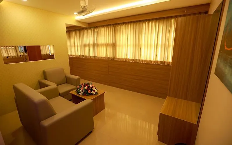 Hotel Emirates Kannangad