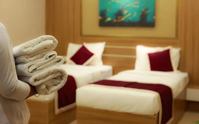 Hotel Emirates Kannangad