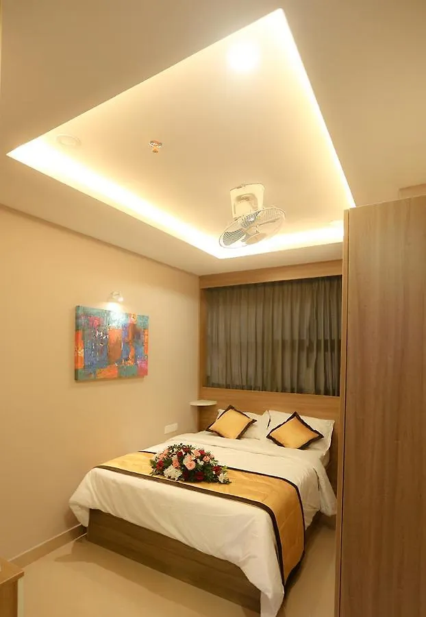 Hotel Emirates Kannangad