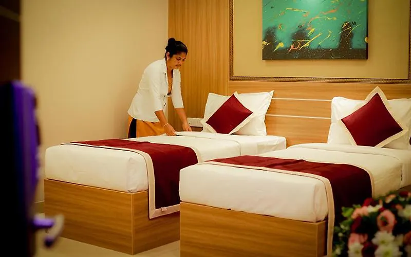 Hotel Emirates Kannangad