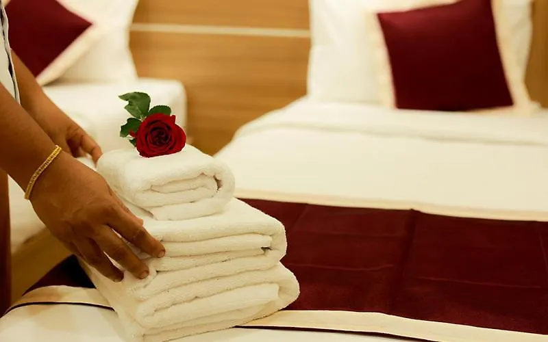 Hotel Emirates Kannangad