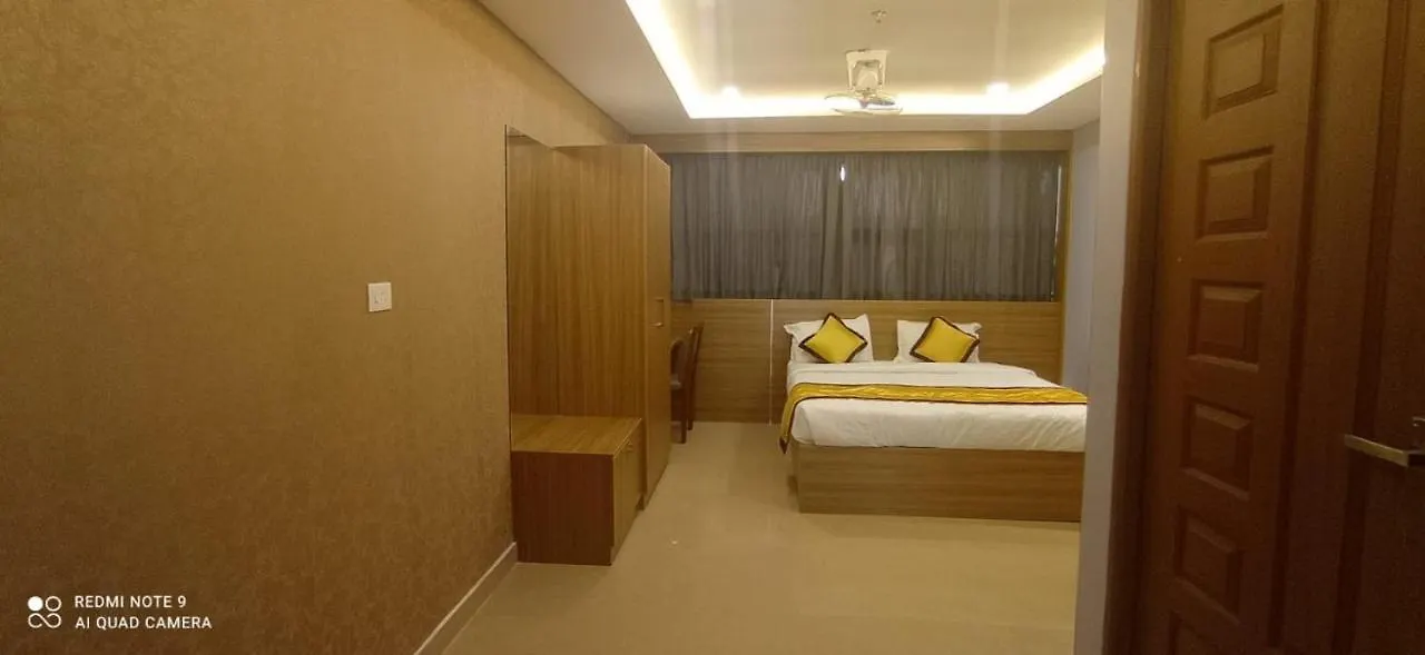 Hotel Emirates Kannangad Indien